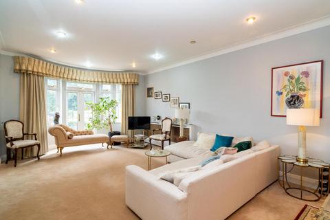 5 bedroom detached house for sale, Chessington Avenue, London, N3