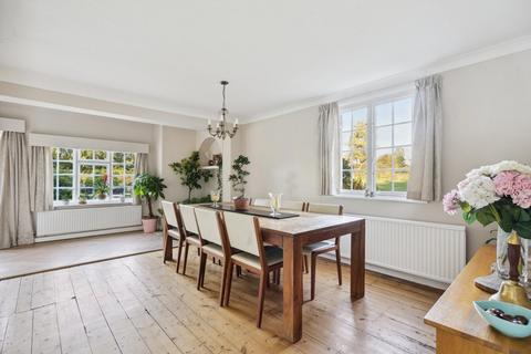 Elm Cottage Farnham Lane, Farnham Royal, Slough, SL2 3SE