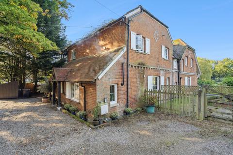 Elm Cottage Farnham Lane, Farnham Royal, Slough, SL2 3SE