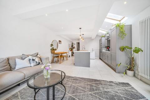94a Hamilton Road, London, SW19 1JF