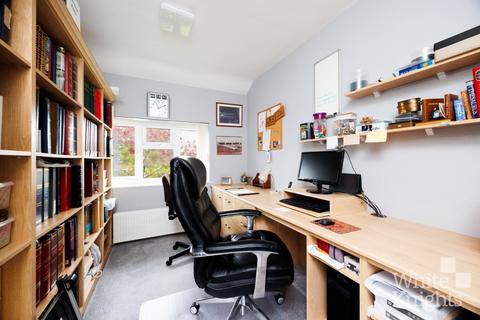 35 Campbell Road, Woodley, Reading, RG5 3NB