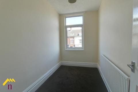 2 bedroom flat to rent, Balby Road, Doncaster DN4