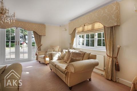 135 Manor Road, Derby, DE23 6BU