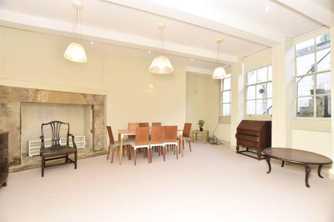 2 bedroom apartment to rent, Royal Crescent, Somerset BA1