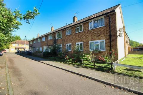 2 bedroom flat for sale, Wavell Close, Cheshunt, Waltham Cross