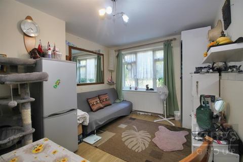 2 bedroom flat for sale, Wavell Close, Cheshunt, Waltham Cross