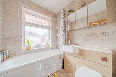 74 Ashcroft Road, Ipswich, IP1 6AD