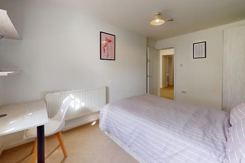 3 bedroom flat to rent, Moorland Avenue, Woodhouse LS6