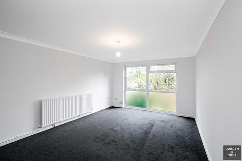 2 bedroom apartment for sale, Grosvenor Road, Wanstead E11