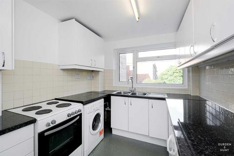 2 bedroom apartment for sale, Grosvenor Road, Wanstead E11