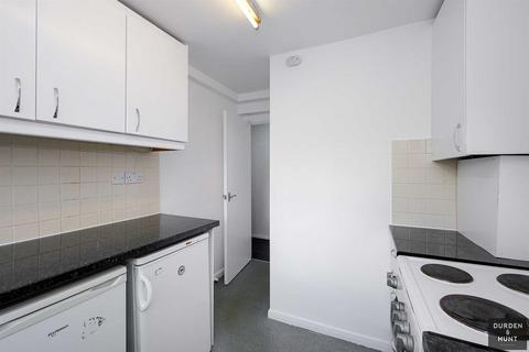 2 bedroom apartment for sale, Grosvenor Road, Wanstead E11