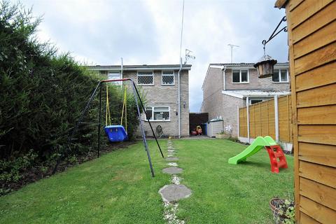 2 bedroom semi-detached house to rent, 29 Quendale, Wombourne, Wolverhampton