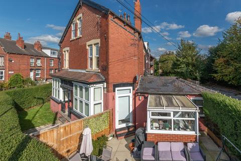 2 bedroom flat for sale, Beechwood Crescent, Burley