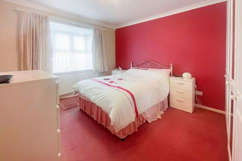 28 Calderwood, Gravesend, DA12 4QH