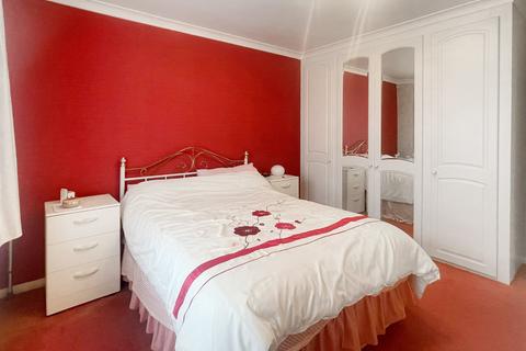 28 Calderwood, Gravesend, DA12 4QH