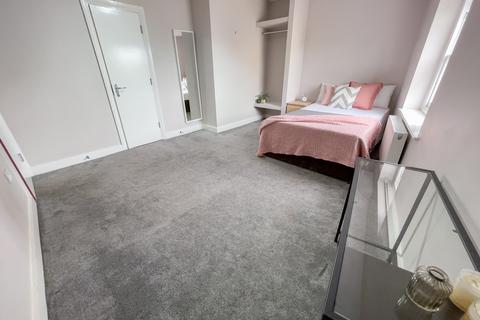 9 bedroom flat to rent, Irvine Street, L7 8SZ,
