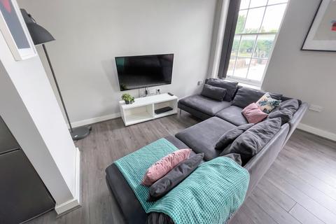 undefined, Irvine Street, L7 8SZ,