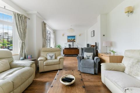 26 Chestnut Avenue, Epsom, KT19 0SZ