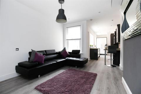 2 bedroom flat to rent, Bolingbroke Street, Newcastle Upon Tyne NE6