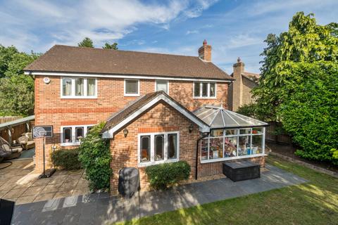 5 bedroom detached house for sale, Hoggarth Close, Petersfield, GU31