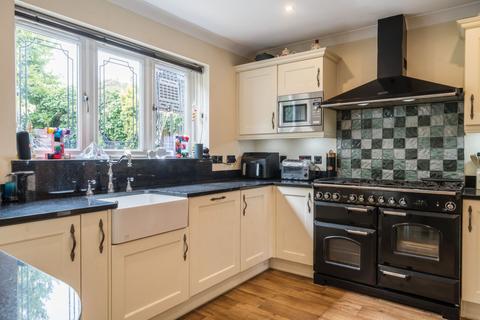 5 bedroom detached house for sale, Hoggarth Close, Petersfield, GU31