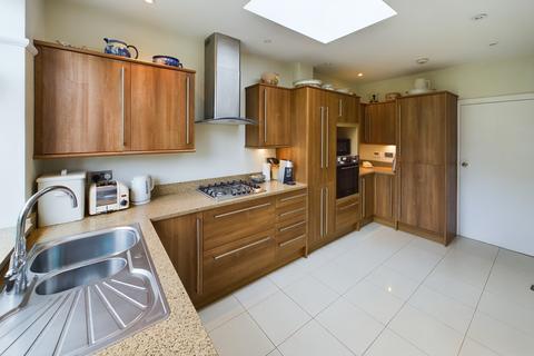 1 Bethune Avenue, London, N11 3LD