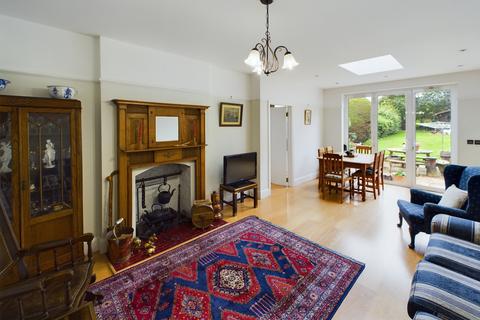 1 Bethune Avenue, London, N11 3LD