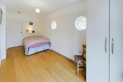 1 Bethune Avenue, London, N11 3LD