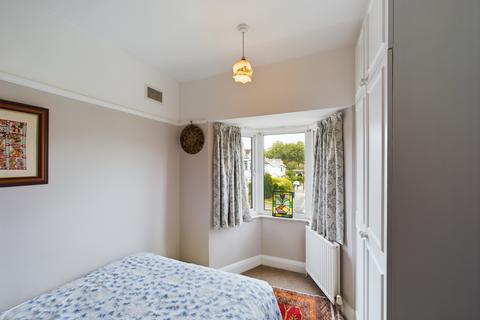 1 Bethune Avenue, London, N11 3LD