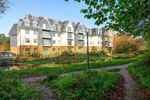 2 bedroom apartment to rent, Britannia Wharf, Woking GU21