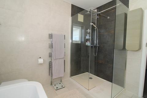 3 Wickham Chase, West Wickham, BR4 0BD