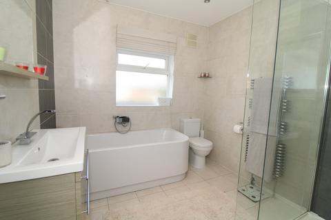 3 Wickham Chase, West Wickham, BR4 0BD