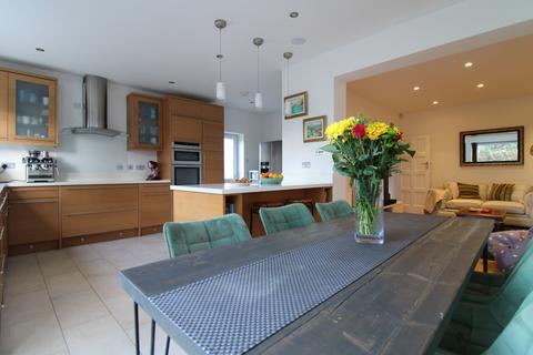 3 Wickham Chase, West Wickham, BR4 0BD