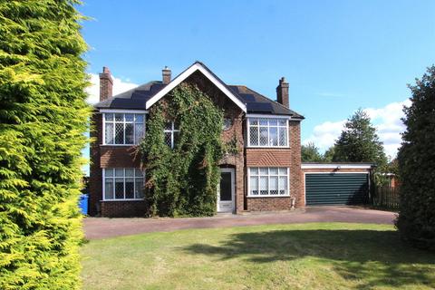 3 bedroom detached house for sale, Caistor Road, Market Rasen LN8