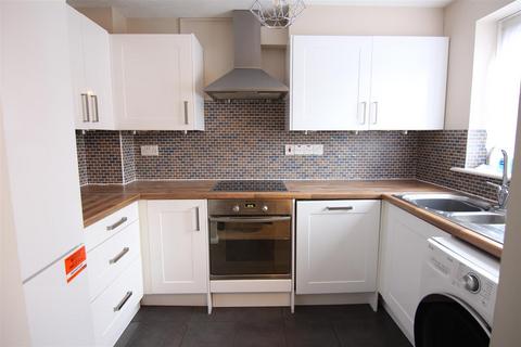 2 bedroom terraced house to rent, Hammonds Ridge, Burgess Hill