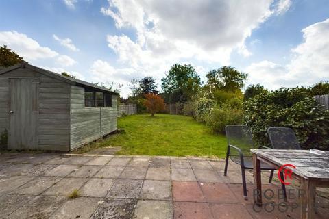 60 Abbotsbury Gardens, Pinner, HA5 1SX