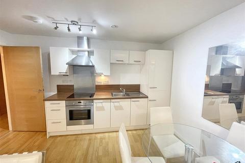 2 bedroom flat to rent, 11 Mann Island*, Liverpool L3