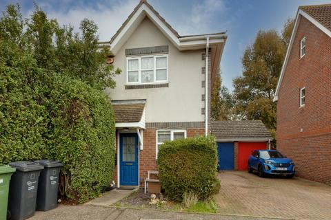 3 bedroom house for sale, Schooner Close, Barking, Essex