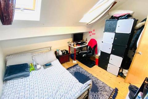 5 bedroom terraced house to rent, Brailsford Road, Manchester M14