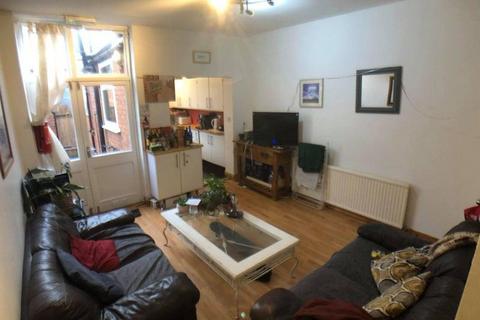 5 bedroom terraced house to rent, Brailsford Road, Manchester M14