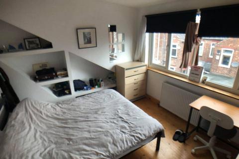 5 bedroom terraced house to rent, Brailsford Road, Manchester M14