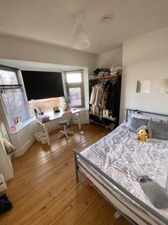 6 bedroom terraced house to rent, Edgeworth Drive, Manchester M14