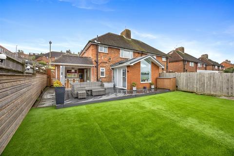 145 Denton Drive, Brighton, BN1 8DL