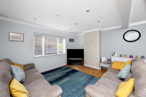 145 Denton Drive, Brighton, BN1 8DL