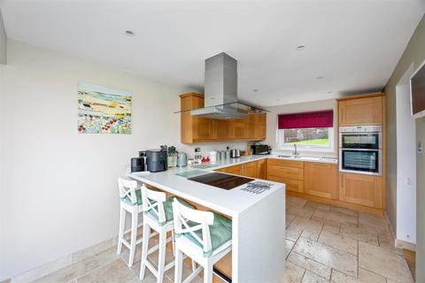 145 Denton Drive, Brighton, BN1 8DL