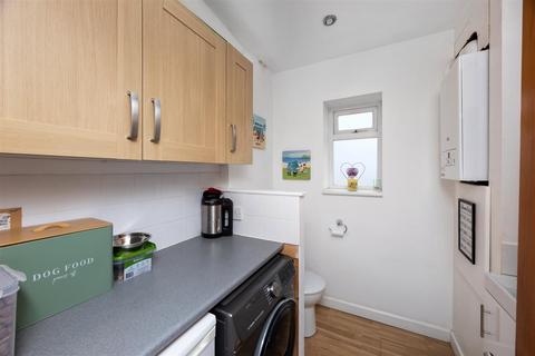 145 Denton Drive, Brighton, BN1 8DL