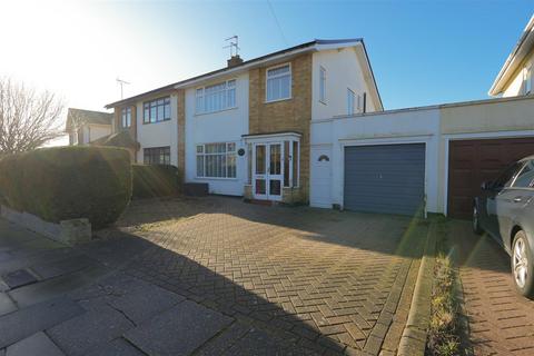 3 bedroom house for sale, Ashurst Avenue, Southend-On-Sea