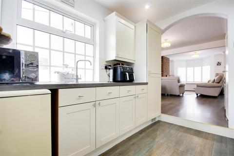 133 Windmill Lane, Cheshunt, Waltham Cross, EN8 9AR