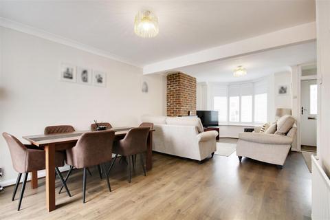 133 Windmill Lane, Cheshunt, Waltham Cross, EN8 9AR
