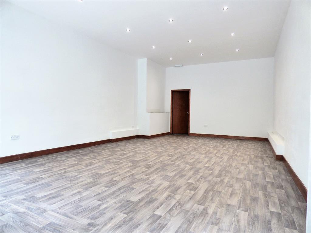 Colne Road, Earby, Barnoldswick Property to rent £585 pcm (£135 pw)